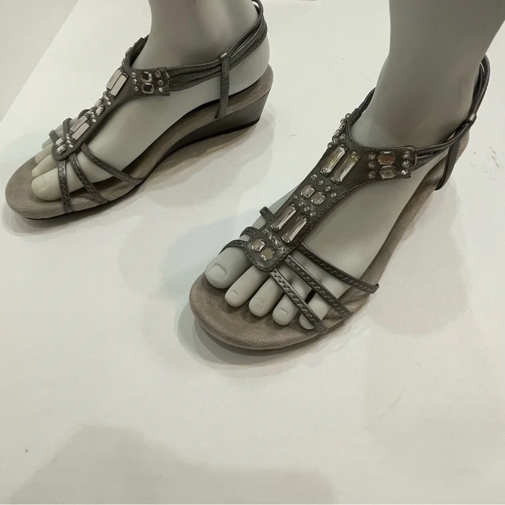 Madeline Gray Embellished Sandals stones. Women’s 8.5. Pre-owned. Scratches.